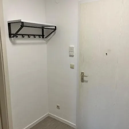 Stylish With Balcony, Underground Parking 公寓