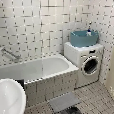 Stylish With Balcony, Underground Parking * Κάσελ